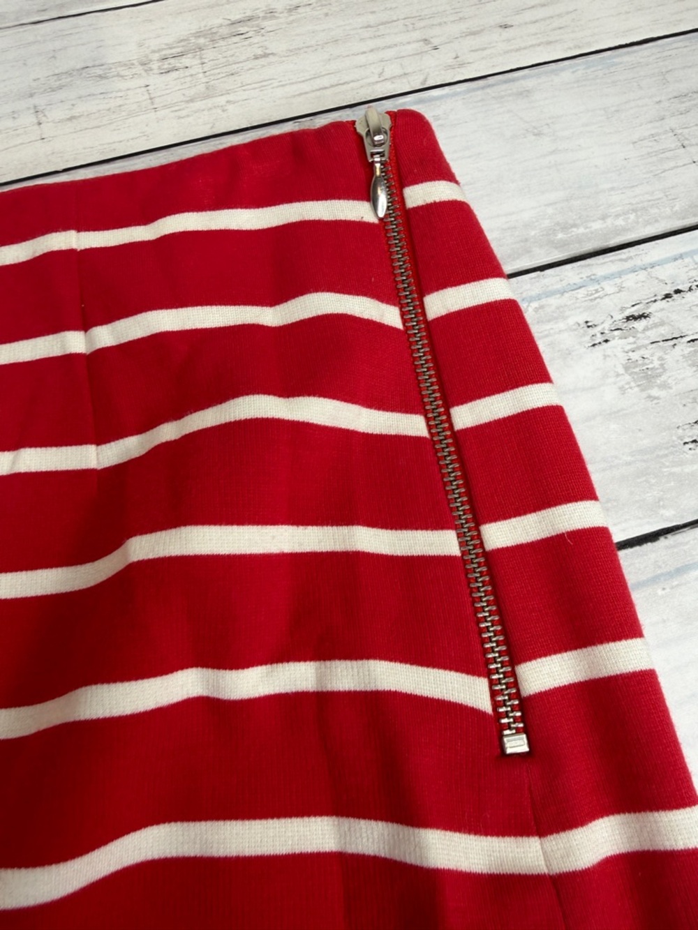 Banana Republic Red and White Striped Side-Zip Mini Skirt - Picture 2 of 3